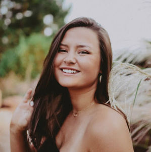 Meet your Posher, Mercedes